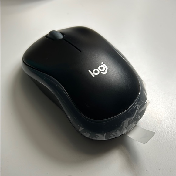 Logitech Gray Keyboard and Mouse Combo - Picture 3 of 6